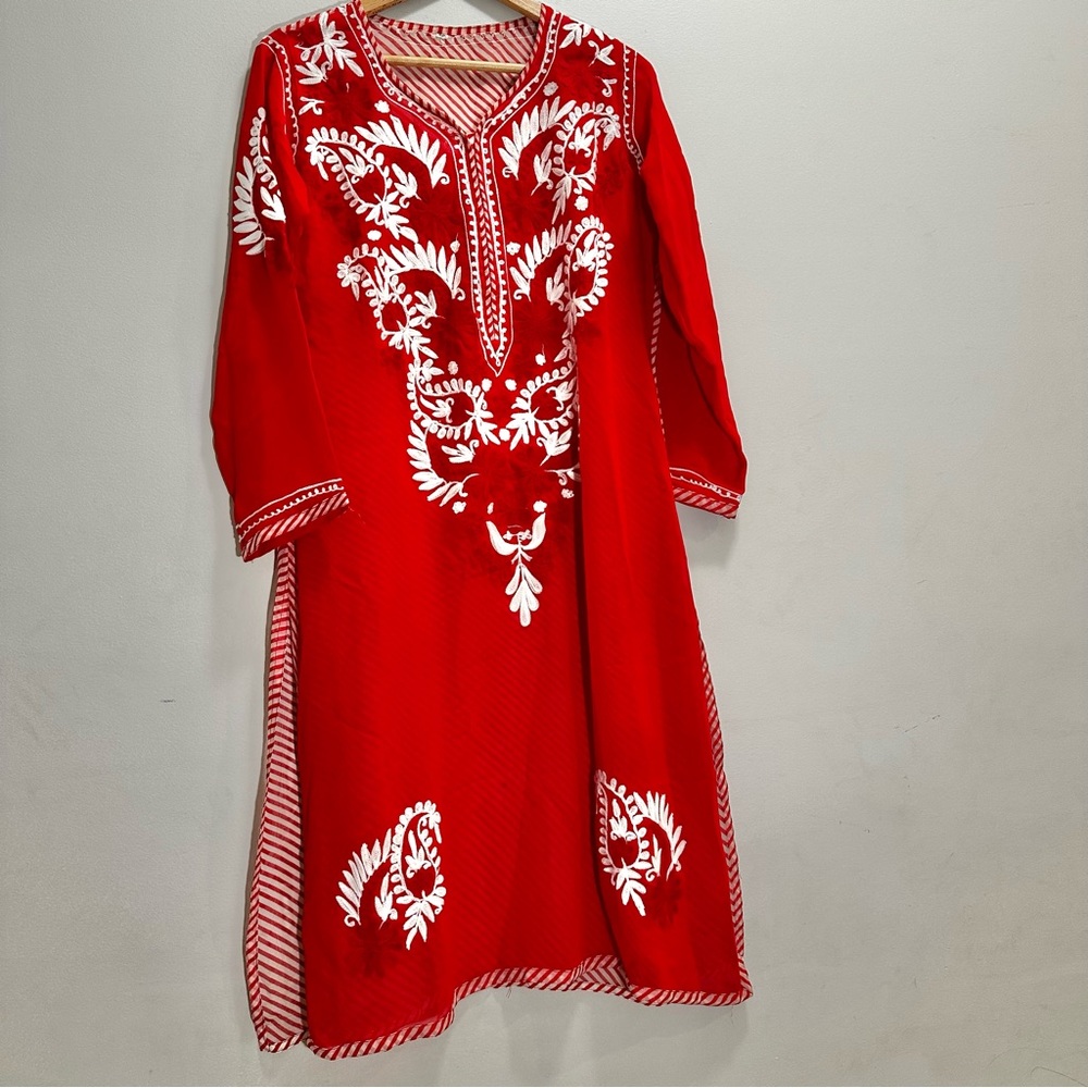Lightweight Indian Kurta Women's Large EU 46 Red and White Embroidery